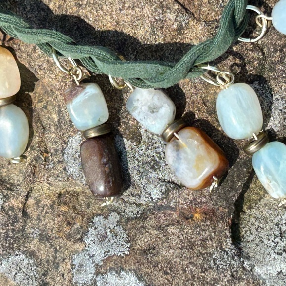 Green faux suede choker w Peruvian Opal & Elephant charm - Picture 4 of 9